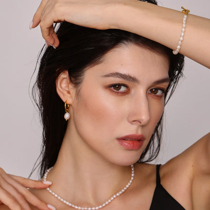 Pearl Necklace, Bracelet and Earrings 4-Piece Jewelry Set - Image 4