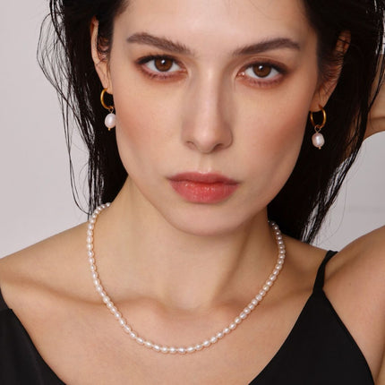 Pearl Necklace, Bracelet and Earrings 4-Piece Jewelry Set - Image 3