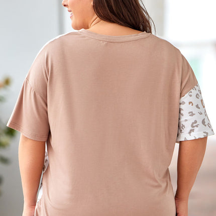 Plus Size Leopard V-Neck T-Shirt - Image 7